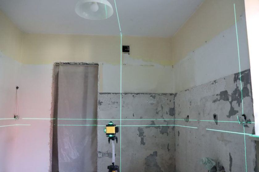 Poziomnica laserowa – niezbędne narzędzie do precyzyjnych prac budowlanych